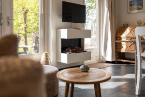 NEW Hello Zeeland - Cozy Country Cottage