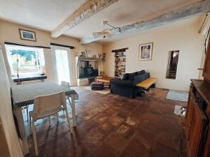 Belle maison cévenole, avec terrasse, jardin, et jacuzzi