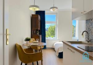 Seredino Navy Apartment- Modern Comfort in a Quiet Location, 5 Minutes to Gdańsk Old Town & Seaside