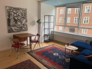 Studio apartment by the metro
