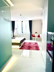 Utopia Naiham Studio near the Beach by TVC 705