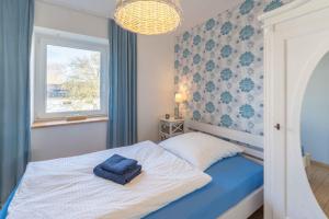SEASIDE APARTMENTS - SUNNY BLUE