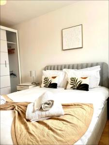 Tranquil Turquoise - 3 Bed House With Parking