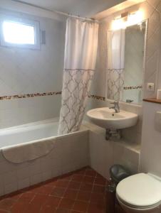 4 bedrooms house 15 from Paris Center