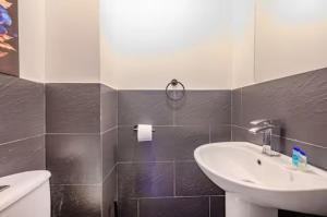Comfortable Double Room LS16 WiFi Parking
