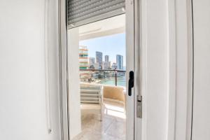 Apartamento en Primera Línea con Vistas y Piscina