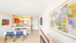 VACAY LEscala, Apartamento Tropicana, con piscina y cerca de la playa