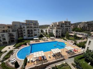 Sorrento Pool View Apartment