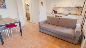 The House in the Vineyard - Italian Homing