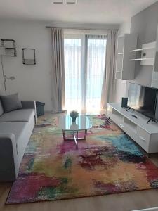 Urban Garden Apartment