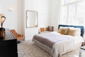The Guest Suite - Shifting Scenery