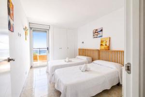 Apartamento en Primera Línea con Vistas y Piscina