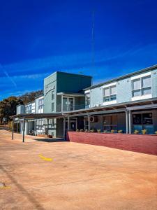 Gracelands Parkes
