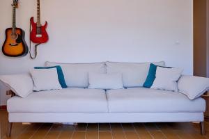 Modern 2BR Flat - 5 Minutes from the Beach