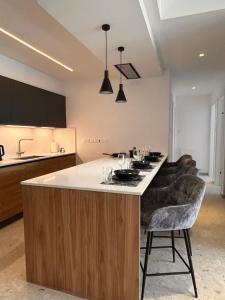 West Hill - Apartment in Agios Tychonas