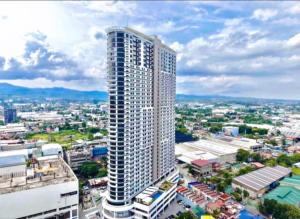 Alexandrite Studio S2512 Floor JTower Residences near SM JMall WiFi and Pool