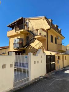 Apartment - Sleeps 5 Free Parking & Pet Friendl