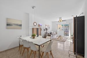 ART City Center & Near Beach Apartment