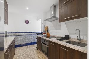 ART City Center & Near Beach Apartment