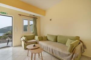 Vardia Room