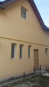 Warm & Cozy Guesthouse Available