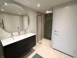 Luxe recreatiebungalows midden in bosrijke omgeving Waalre Noord-Brabant