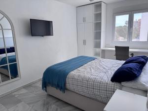 Spacious Apartment with 3 pools very central