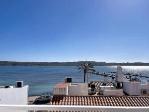 Roca Fornells, Vistas al mar en Fornells F76