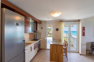 Lalla Beachfront Apartment Polychrono