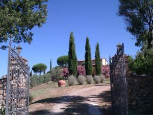 Holiday Home Romantisches Chalet in der Toskana by Interhome