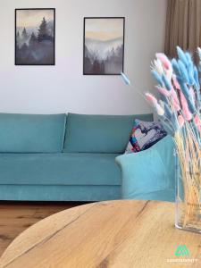 APARTAMENTY SZYNDZIELNIA RODZINNE - 2 SYPIALNIE & BALKON & GÓRY & Parking - TWOJA BAZA WYPADOWA NA SZLAKI i W GÓRY - FAMILY SPACE & BASE