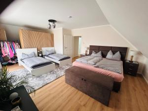 Vier Zimmer Apartment, Messe Nähe, 9 Personen