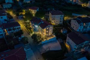 Island Resort Mihaela