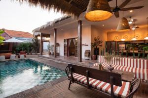 Villa Chocolate by Hostii