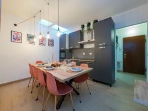 I-Host Ornato - Spacious 2BR Apt for 10 Guests with 3 Bathrooms