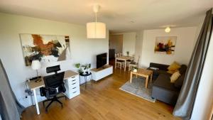 Modernes Apartment mit Bergpanorama & Terrasse