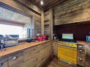 RARE Chalet isolé vue incroyable et petit Jacuzzi