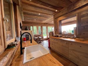 RARE Chalet isolé vue incroyable et petit Jacuzzi