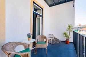 Conde 3BDR Luxury with Balcony