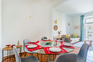 Conde 3BDR Luxury with Balcony