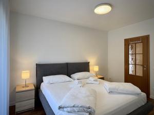 1Dest - Riva Lake Retreat