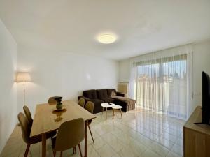 1Dest - Riva Lake Retreat