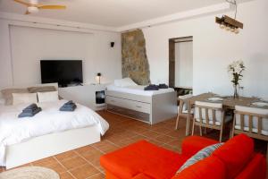 Makasi Home - Planta baja habitación con piscina en Argentona