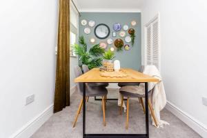Boho Chic - Stylish Home in City Centre, Sleeps 4