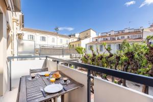 Duplex 2 chambres TERRASSE, MEYNADIER- FORVILLE A2B234