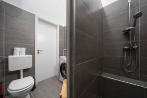 Modern Black Loft Studio Next to New York Café