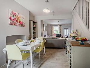 2 Bed in Swanage oc-92463