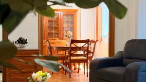 Timeless Stay - Stylish 2BR near Unirii & Cathedral