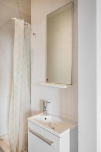 Alfama Views Studio in Historical Lisbon