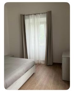 Gaia House with Parking Free